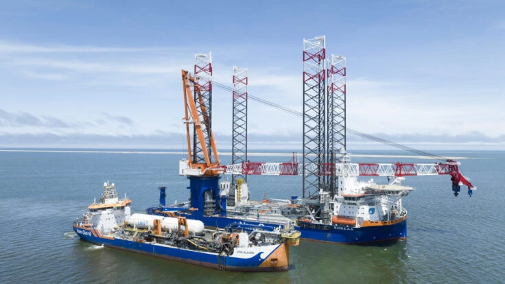 Offshore Installation Vessel Boreas Encountered Trailing Suction Hopper Dredger Vox Alexia 1 Aspect Ratio 16 9
